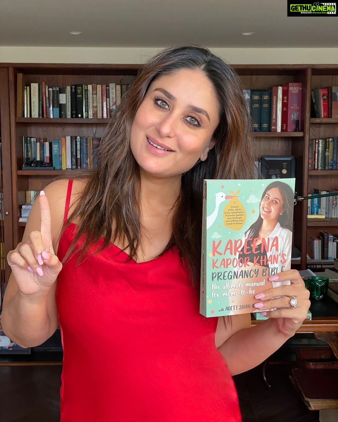 Kareena Kapoor Instagram - I canโt be pacified nowโฆ #1DayToGo Join me live in action with @karanjohar tomorrow at 5 p.m. as we introduce my third baby to the world. Super excited! ๐๐ป๐๐๐ผ The pre-order link is in my bio โค๏ธ