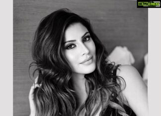 Karishma Kotak Instagram - #sunday still lives ♟ London, United Kingtom