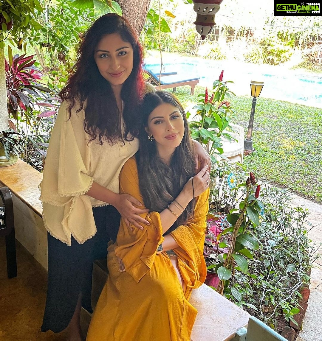 Karishma Kotak Instagram - To have and to hold always @tanyamukherjee19 ❤️ Goa