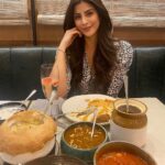 Karishma Kotak Instagram – Loved my experience @copperchimney_uk homely and inviting and delicious 
Thank you @nilima_daruwala for your lovely hospitality Copper Chimney_UK