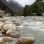 Kashish Singh Instagram – Har har gange 🙏🏻 #blessed #gangotridham #gangotri #bellavitakashish 🙏🏻 Gangotri Temple