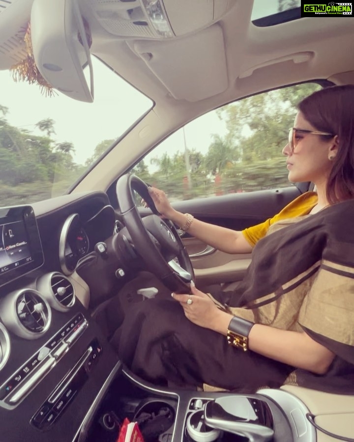 Kashish Singh Instagram - For those who says girls can’t drive in saree 😅😉🤪🤩😀😎 #driveinsaree #crazyme #toofan #indianroads #yolo #fastenyourseatbelt #bellavitakashish 🖤