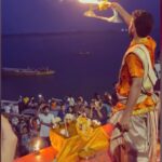 Kashish Singh Instagram - For every hope and desire, follow the pure flames of fire…..🕉 #ganga #gangaaarti #namamigange #godsplan #divinelyguided #bellavitakashish 🙏🏻 वाराणसी - बनारस - काशी