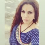 Kashish Singh Instagram - It’s really me v/s me 😉😎😊 #day5fastingandprayers #maadurga #happynavrati2021 #yolo #bellavitakashish