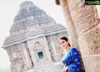 Kashish Singh Instagram - The Ancient Indian temples and structures are the most intricate and amazing pieces of human design work I have ever seen. How they even did this with no machinery is astounding. This is what India is built on. This is its ancient heritage and history. This is what should be promoted as tourism. The ancient pre mughal period needs to be taught and learnt at schools here. This is the history India should be proud of. I love my country and its history. #suntemple #jaganathpuri #odisha #india #incredibleindia #tourism #history #temple #architecture #amazed #proudindian #bellavitakashish 🙏🏻🙏🏻 Konark Sun Temple