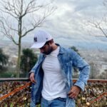 Kathir Instagram - Never lock your dreams or yourself up.. . . . #2022 #Hope #Travel Montmartre