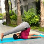 Kathir Instagram - Let’s master our Balance & Breath #happyinternationalyogaday Thank you @tara_sudarsanan mam for giving us healthy routines & taking us back to our 5th grades with your funny , kind , strict and sweet teaching 🤩