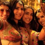 Katrina Kaif Instagram – Mehendi Taa Sajdi Je Nache Saara Tabbar! 🕺🏽💃✨