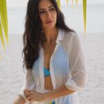 Katrina Kaif Instagram – Seas the day 🤍💙💚🌊 Maldives