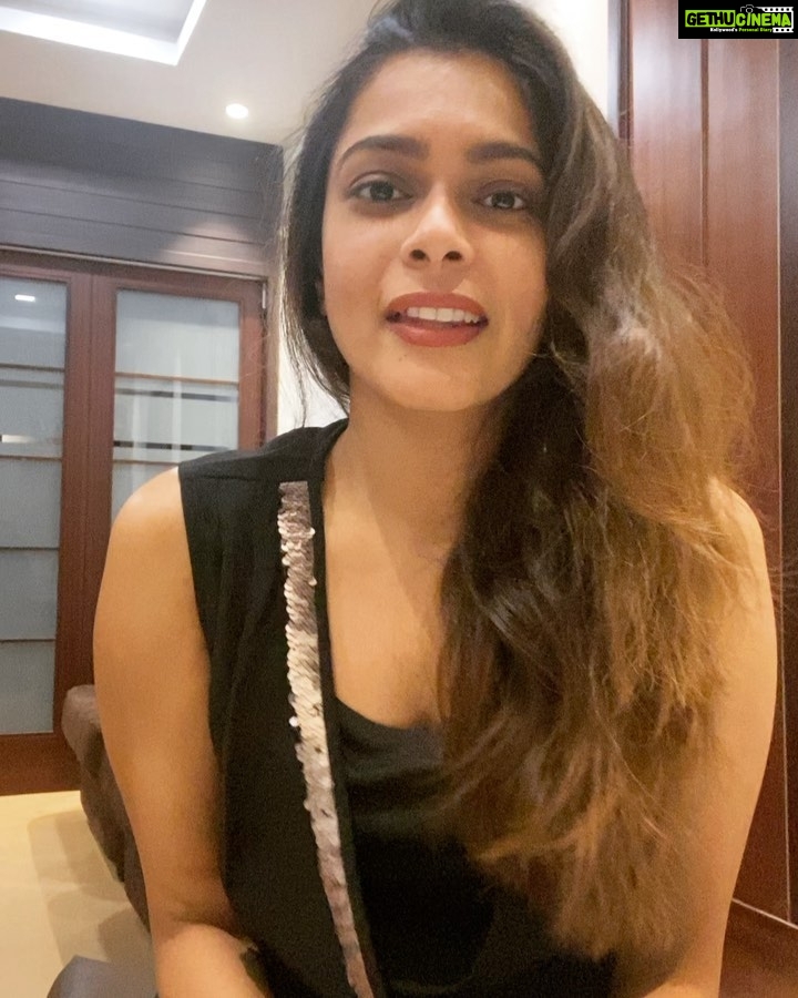 Keerthi shanthanu Instagram - Three friends. Two weddings. Misadventures, lots of enjoyable twists and turns. Jus finished the entire season of @disneyplushotstarvip ‘s latest show #Triples starring Jai and vanibhojan and produced by Karthik Subbaraj. Sirappaana Sambavam. Weekend binge-watch done right! #TriplesTheFun