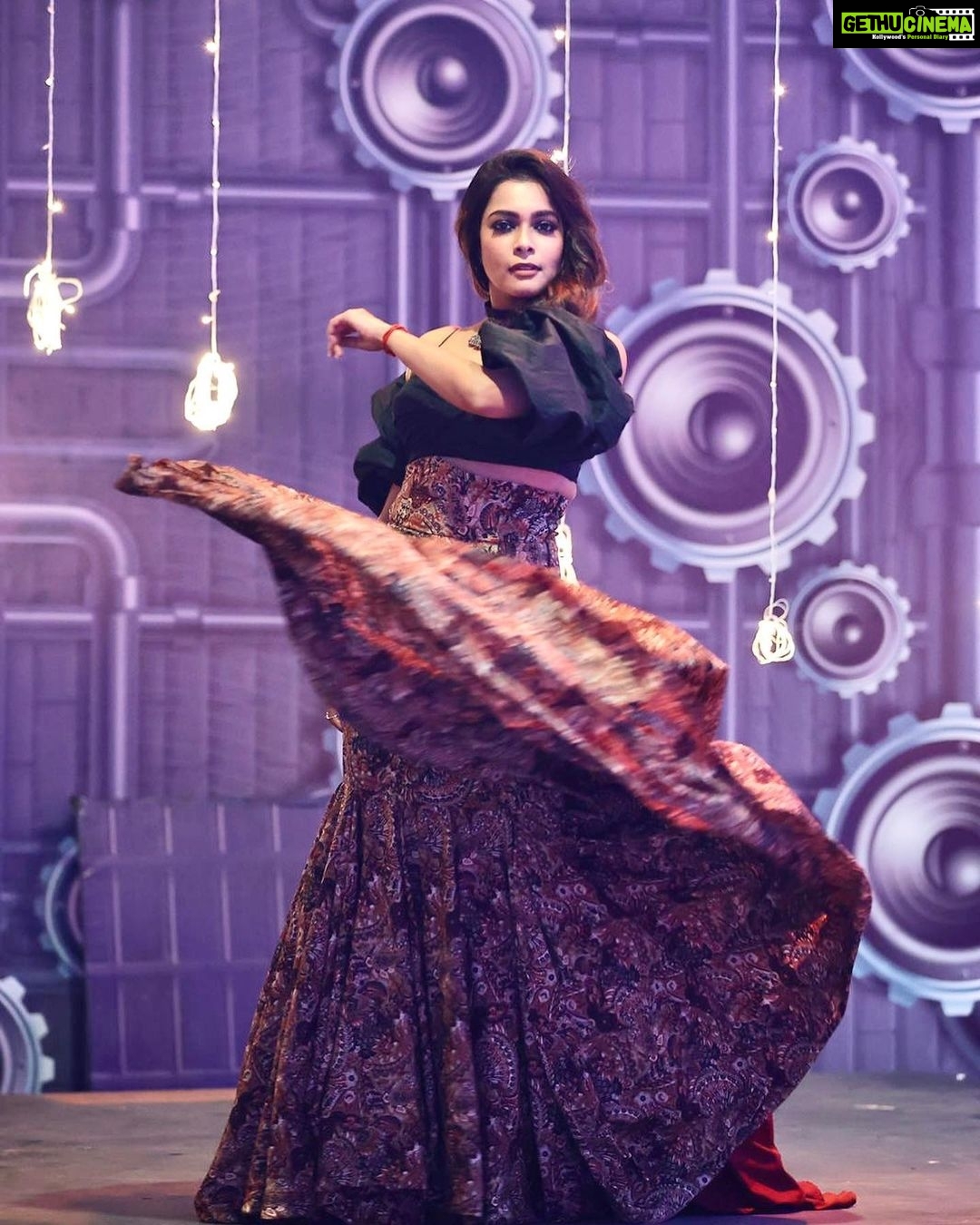 Keerthi shanthanu Instagram - Shades of Black & Brown🖤🤎 Outfit & neckpiece: @suresh.menon ‘s creation 🖤