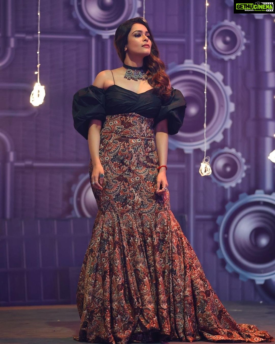 Keerthi shanthanu Instagram - Shades of Black & Brown🖤🤎 Outfit & neckpiece: @suresh.menon ‘s creation 🖤