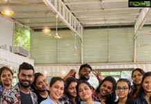 Keerthi shanthanu Instagram - The gang from “ #Kikisdancestudio “ Namma ooru folk’u thaan pa bestu 🤟 And that’s my cuteeee Amma @jayanthirkv master who’s been working harddd for the past 35yrs in this industry & running this dance class ❤️ Shot & Choreographed by @pringlejones_ 🤗Thankoo da! Thanx for editing this video @2faan__ 🤩 #jorthale #folkdance #dance