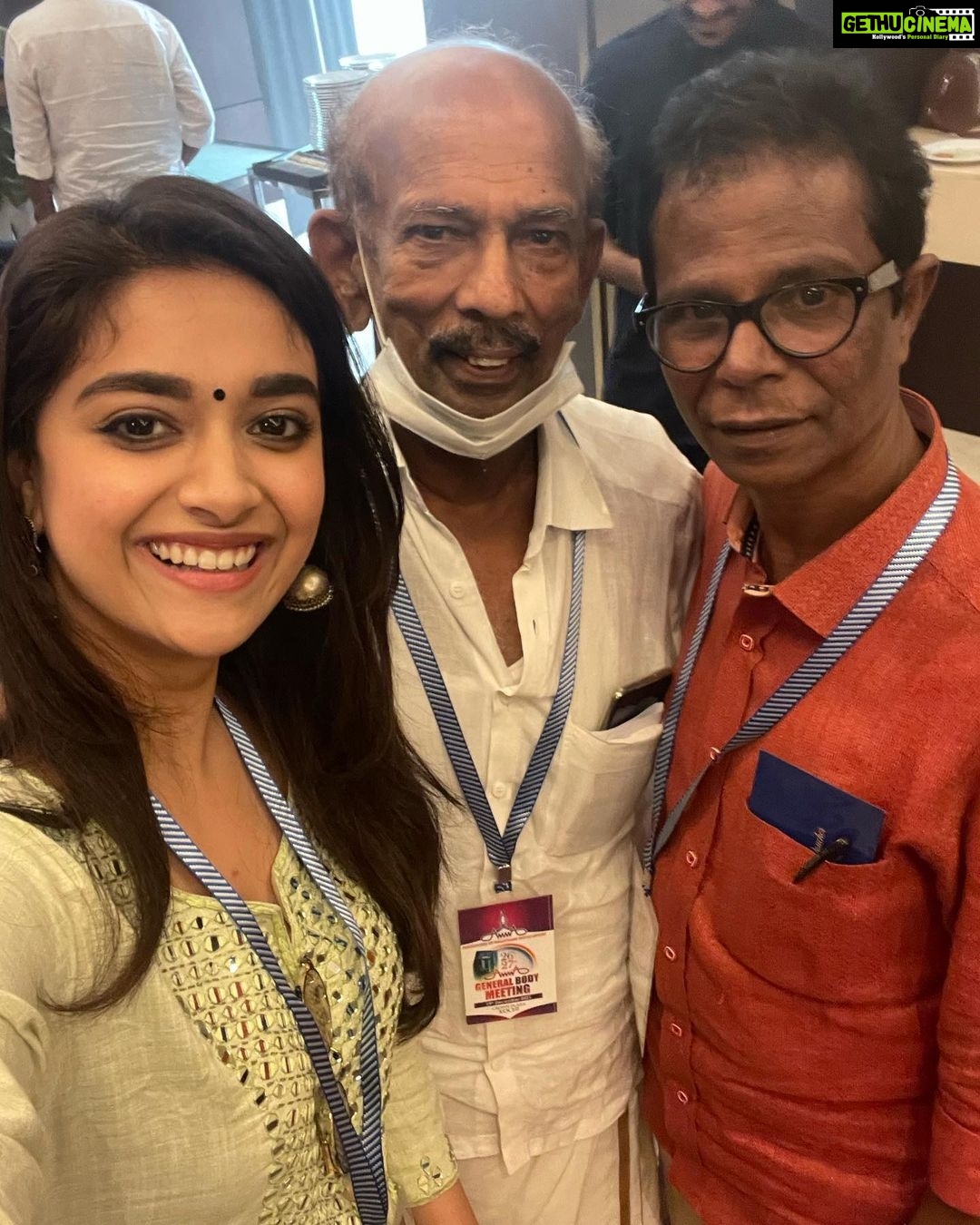 Keerthy Suresh Instagram - First time at the Association of Malayalam Artists meeting and it was lovely to catch up with some favorite friends and colleagues. Thank you so much for creating this opportunity, AMMA! @mohanlal @mammootty @benanna_love @aparna.balamurali @actor_jayasurya @anu.mohan.k #associationofmalayalammovieartists