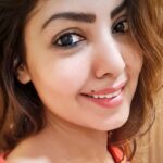 Komal Jha Instagram –  Kya Karoge Location Janke