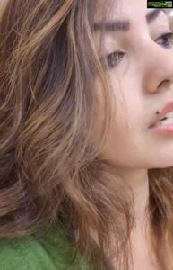 Komal Jha Instagram -