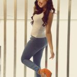 Komal Jha Instagram - Orange is my second favorite color. What's yours ?