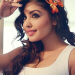 Komal Jha Instagram - Orange is my second favorite color. What's yours ?