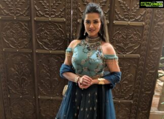 Kratika Sengar Instagram - #superfun #familia #cocktail #maedfortj ❤️ Style by : @stylebysugandhasood Outfit by : @mergeforeverclothing Assisted by : @jangidpooja1998 @soniajaiswall Taj Aravali Resort & Spa, Udaipur