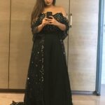 Kratika Sengar Instagram - Thanku @stylebysugandhasood ❤️🙈😬 Outfit by: @sonalibansalofficial Styled by: @stylebysugandhasood #justlikethat