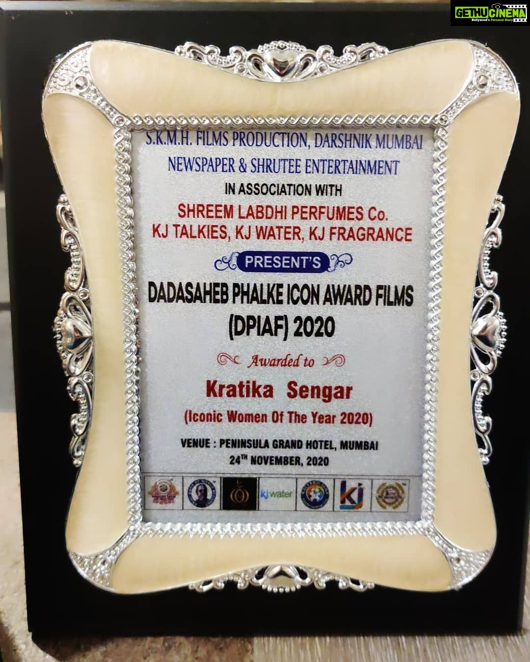 Kratika Sengar Instagram - ...and Thankyou for all the love and support you guys give...❣️ Ever Grateful 🙏🏼 . . Extremely sorry for the late post . Thankyou @charulmalik for sending it across ❤️ @kalyanjijana #dadasahebphalkeaward #iconicwomenoftheyear2020 #womenoftheyearawards