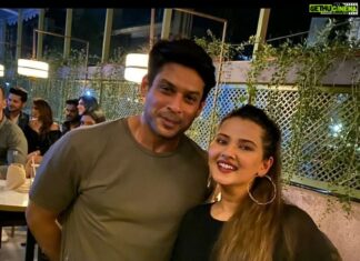 Kratika Sengar Instagram - And this one, from last night, is for all #sidhearts Pic credit @therealkushaltandon (Thankyou for making me so awkward 😂)