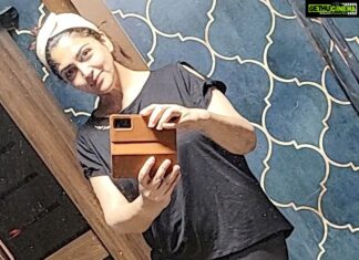 Kushboo Instagram - Do not find reasons to skip your workout.. rather find any lame excuse to keep fit. I just did. Post covid, recovery is a bit slow, so if are recovering after covid, go easy but do it. #get fit #healthylife #motivationtokeepfit ❤❤❤🧘‍♂️🏃‍♀️🧘‍♂️🏃‍♀️👍👍