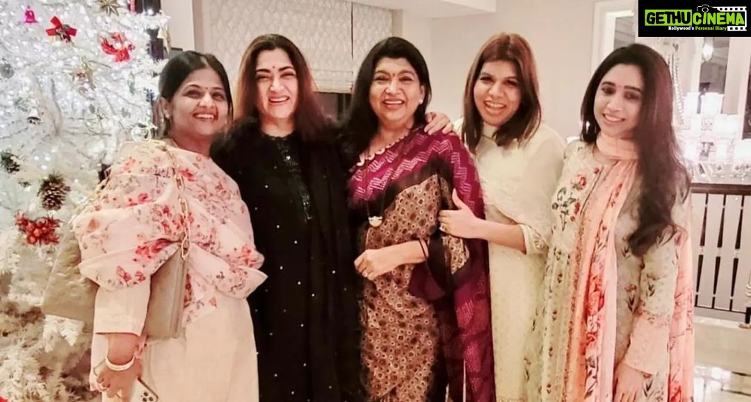 Kushboo Instagram - When friends make every day worthwhile and celebrations are the focus point.. birthday n new year.. #HAPPYBIRTHDAYSUJATA ❤❤❤❤🎂🎂🎂🎉🎉🎉🎉🎉🤗🤗🤗🤗🤗🤗