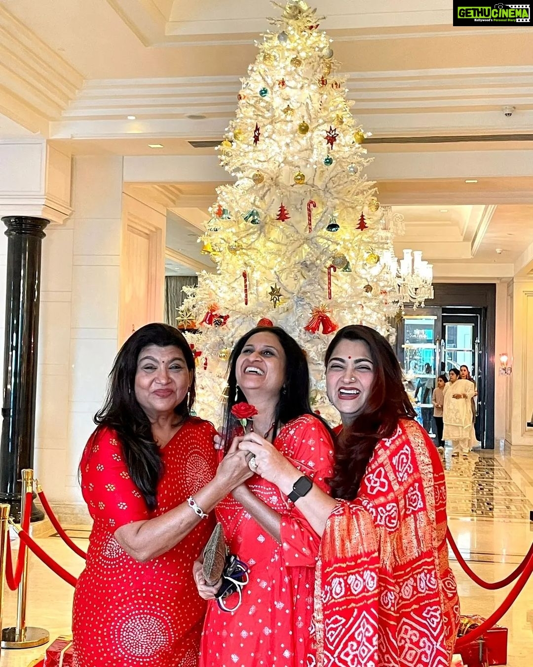 Kushboo Instagram - Only friends bring out the best in you. We missed you @brinda_gopal ❤❤❤❤