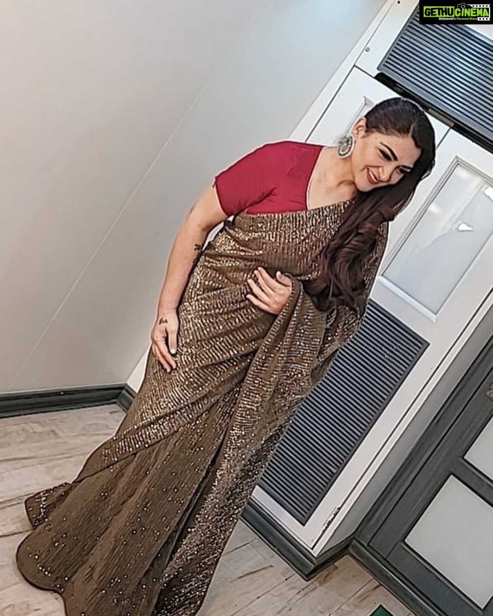 Kushboo Instagram - #GlitzNGlamour #DanceVsDance2 @colorstvtamil #SemiFinals ❤️❤️❤️❤️