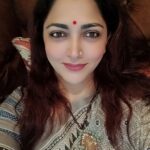 Kushboo Instagram - Confidence is my other name.. 🙏🙏🤗🤗