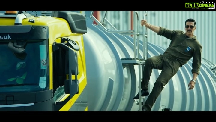 Lara Dutta Instagram - When you are @akshaykumar - the world is your gym π Watch how he sprung into action & underwent training for the shoot of #BellBottom #VashuBhagnani @_vaanikapoor_ @iamhumaq @ranjitmtewari @jackkybhagnani @deepshikhadeshmukh @pooja_ent @onlyemmay @madhubhojwani @nikkhiladvani @aseemarrora #ParveezShaikh @emmayentertainment @saregama_official #SonyMax @primevideoin @penmovies