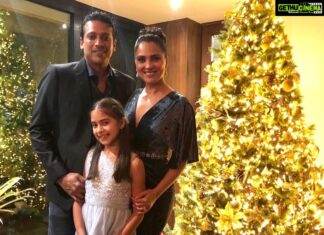 Lara Dutta Instagram - ✨🎄Feliz Navidad! 🎄✨. And so the season begins!! 💕💕💕. @mbhupathi