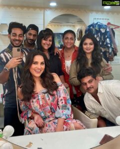 Lara Dutta Instagram - Some fun, exciting stuff cooking with this team! 🥰. @amitthakur_hair @makeupbylekha @mishcheryl @_mr_pardeep__4040 @smriti_singh_wilmans