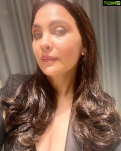Lara Dutta Instagram - No excuse needed to get dressed up!! 😜. #ladyinblack #goodhairday #feelinggood