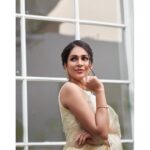 Lavanya Tripathi Instagram - ‘Worry less, smile more. Don’t regret, just learn and grow.’ – Mark Twain