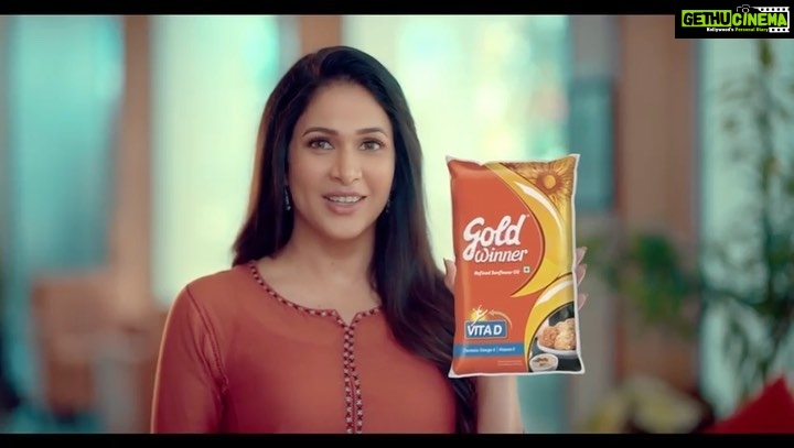 Lavanya Tripathi Instagram - My association with Gold Winner make me believe no matter what we eat, a healthy cooking oil is a must for making all our favourite delights. Whether I'm at a shoot or at Home, food never fails to appease me. That's the reason why I make my food with Gold Winner Oil and enjoy the flavours it brings to my food. So when are you getting your hands on Gold Winner Sunflower Oil for a healthy living? @goldwinnerindia . . #goldwinnersunfloweroil #goldwinner #healthyoil #healthycooking #cookingoil #cookingforhealth #foodoil #naturalantioxidants #healthybody #healthymind #monsoonfood #cholesterolcontrol #sunfloweroil #healthymeals #healthandnutrition #nutritiousmeals #vitaddeficient #mufa #pufa #goldwinneroil #healthymindhealthybody #oilforhealth #indianoil #traditionaloil #cookathome #homecookedmeal #homemadedelight #dontmiss