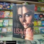 Lisa Ray Instagram – Repost from @storytellerkol using @RepostRegramApp – Back in stock after what seems like forever! 

‘How fortunate it is when life alters you without warning.’One of India’s first supermodels. Actor. Cancer survivor.Mother of twins through surrogacy. Woman of no fixed address.This is the story of Lisa Ray. 

An unflinching, deeply moving account of her nomadic existence: her entry into the Indian entertainment industry at sixteen; her relationship with her Bengali father and Polish mother; life on the movie sets and her brush with the Oscars; her battle with eating disorders; being diagnosed with multiple myeloma at thirty-seven; her spiritual quest; lovers and traitors, mentors and dream-makers; and the heartaches and triumphs along the way. It is also about Lisa’s quest for love. 

Funny, charming, and gut-wrenchingly honest all at once, Close to the Bone is @lisaraniray ‘s brave and inspiring story of a life lived on her terms.

Shop her book via the link in our bio – https://bit.ly/32Yutcj