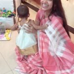 M.M. Manasi Instagram – Day 5… White… With my Swara Bubu💕

Swara’s dress is a gift from @roshiniphilp athai💗
My saree is from my mother-in-law’s closet🤪
Saree shapewear from @mayilibynandhini 💓

#Navaratri2021 #ColorsOfNavaratri #Day5 #White #Reels #reel #reelitfeelit #reelsinstagram #reelsvideo #reelsindia #trending #trendingreels #babygirl #ourdaughter #Swara