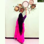 M.M. Manasi Instagram - Some Pinterest-y feels on my Instagram ❣ #Diy #homedecor #wickerwall #wickerbasket #bestoutofwaste #sustainableliving #sustainabledecor #longhair #hair #pinstagram #saree #sareesofinstagram