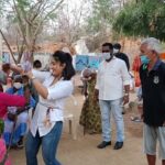 Madhavi Latha Instagram - Distributed blankets and fruits @oldagehome