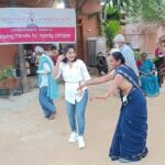 Madhavi Latha Instagram - Distributed blankets and fruits @oldagehome