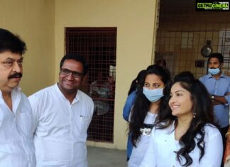 Madhavi Latha Instagram - Last December @orphan home distributed blankets and some cookies to kids along with BJP MLC Ram chandra Rao garu and our NKF team @gsspk and @akula_mahesh_27