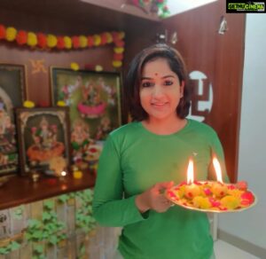 Madhavi Latha Instagram - Usiri deepaala harathi #karteekamasam #usirideepalu #harathi