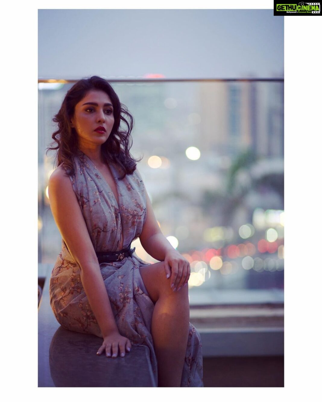 Madhu Shalini Instagram - Go on..... I’m listening..
