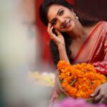 Madonna Sebastian Instagram – 📸 @jiksonphotography 
Mua @touchbysire 
@_priyank_in 

@raimesdesignerboutique 
@antegra_diaries 

#traditional #saree 
#flowermarket #india