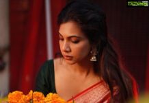 Madonna Sebastian Instagram - One beautiful morning… 📸 @jiksonphotography Mua @touchbysire @sija_rajan @reshmi_.sreedharan @_priyank_in @raimesdesignerboutique @antegra_diaries #traditional #saree #flowermarket #india
