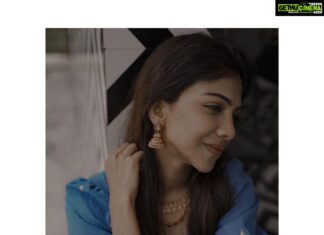 Madonna Sebastian Instagram - When the happiness of Onam remains… Picture @manekha_ Garment @alka.hari Jewellery @naizbridalrentaljewellery #kerala #calm #onamphotoshoot
