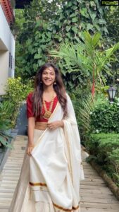 Madonna Sebastian Instagram - Happy Onam everybody❤️🌸!!! Onaashamsakal from @shylababyshylababy @megharaiphi @raiphigomez @raimesdesignerboutique #onam #onamoutfit #onamdress #kerala #kerala2021 #thekkady