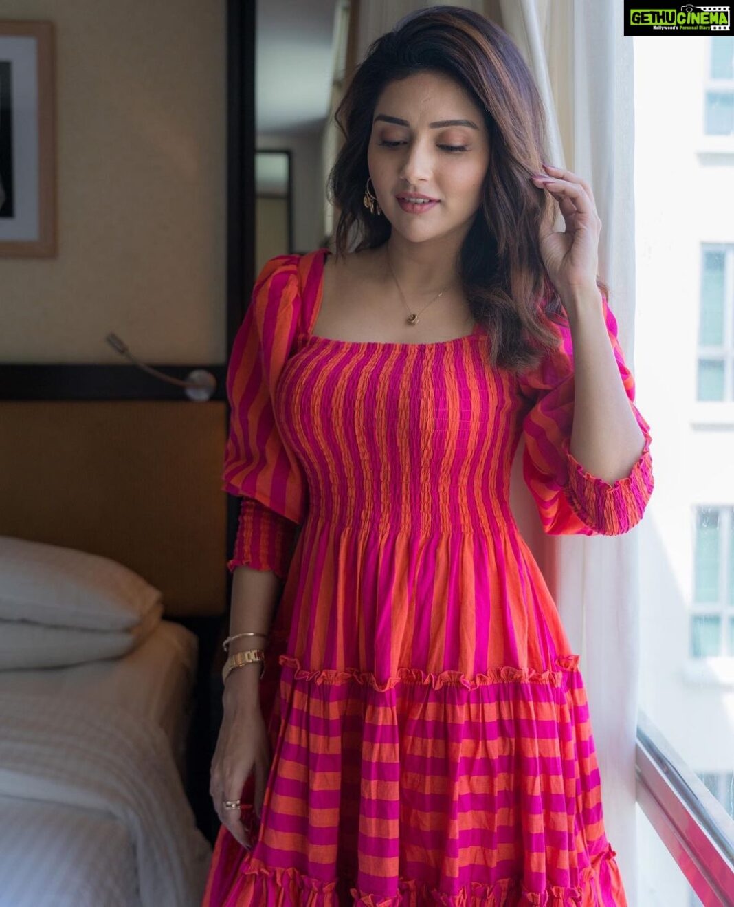 Mahima Nambiar Instagram - “I’m the reason why I smile everyday 🤍 “ Wearing : @houseoffett Earrings : @forever21 PC 📸 : @prathapchristopher @chennaimemes #selflove #newyear #goodvibesonly #positivity #iloveme #smile #happyme #wakeuptodressup #poser